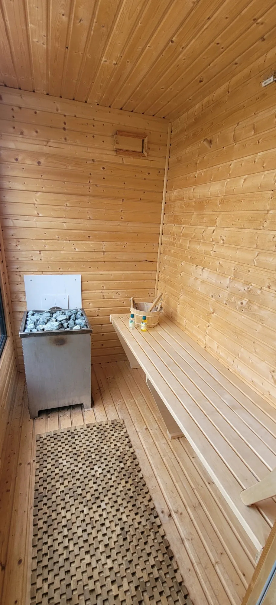 Eden 12